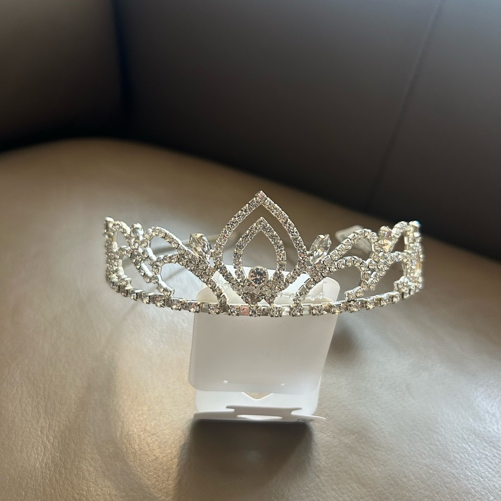 Sparkling Silver Princesses Crystal Tiara 🤍💎